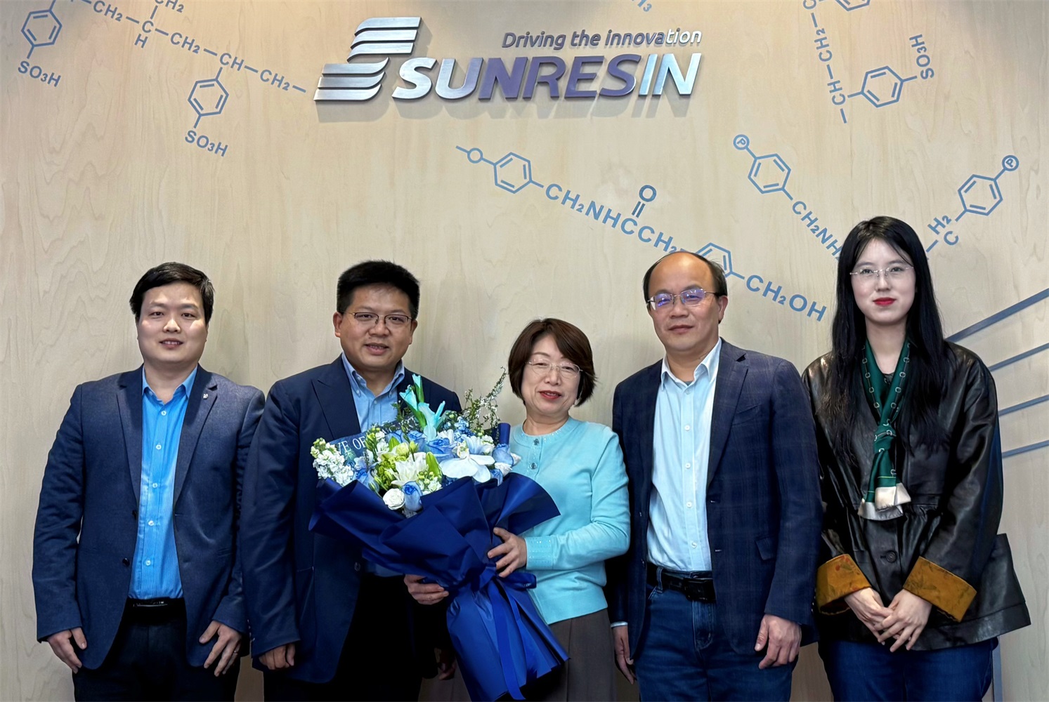 ������ҵ��ѧ��ѧ�뻯��ѧԺ��һ��ݰ������ʱ���������ǲ�����z6mg�Ƽ����н���